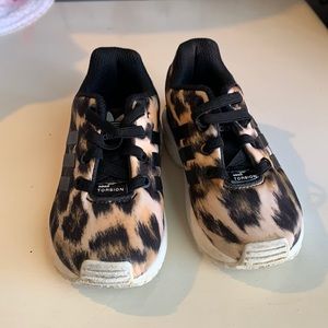 Toddler Adidas torsion Cheetah print shoes 6K